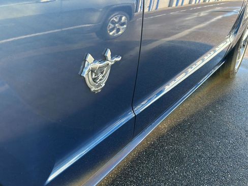 Used 2009 Ford Mustang GT Premium image 2