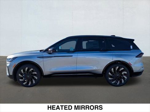 New 2026 Lincoln Nautilus Reserve w/ Jet Appearance Package image 3