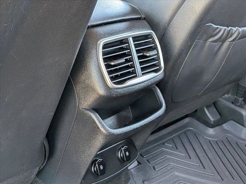 Used 2020 Hyundai Santa Fe SEL w/ Convenience + Premium Package image 18