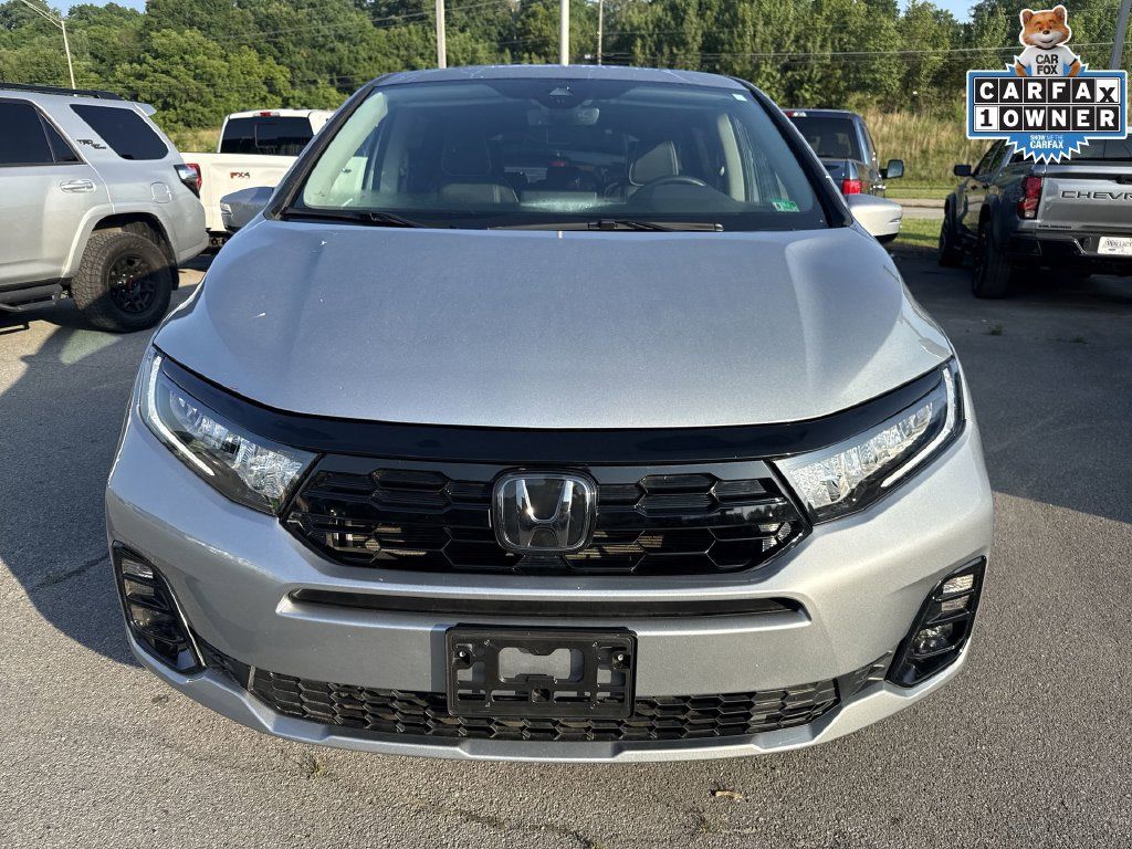 Used 2025 Honda Odyssey Elite image 2
