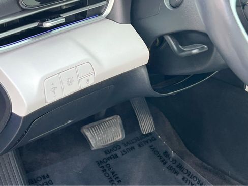 Certified 2024 Hyundai Elantra Limited FWD image 31