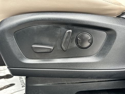 Used 2023 Ford Explorer XLT w/ Equipment Group 202A image 16