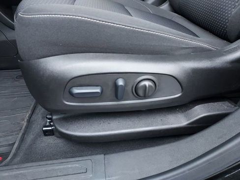 Used 2023 GMC Acadia SLE w/ Driver Convenience Package image 16