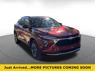 Used 2025 Chevrolet Trax LT w/ LT Convenience Package video 1
