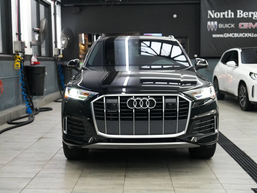 Used 2023 Audi Q7 2.0T Premium w/ Convenience Package AWD/4WD image 2