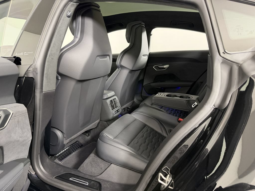 Used 2025 Audi S e-tron GT Prestige w/ Prestige Package AWD/4WD image 18