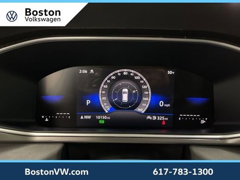 Used 2025 Volkswagen Taos SE image 14