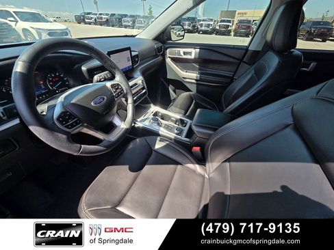 Used 2023 Ford Explorer XLT w/ Equipment Group 202A AWD/4WD image 10