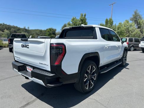 New 2025 GMC Sierra EV Denali image 4