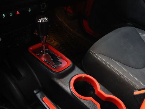 Used 2015 Jeep Wrangler Unlimited Sahara AWD/4WD image 23