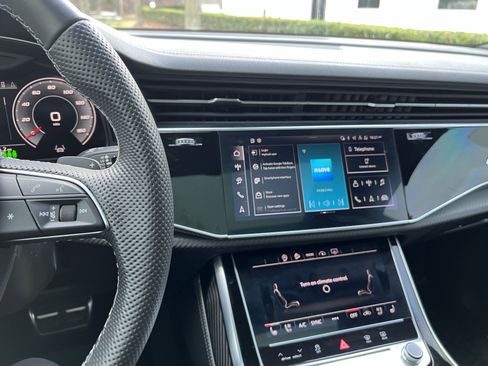 Used 2024 Audi SQ8 Premium Plus image 31