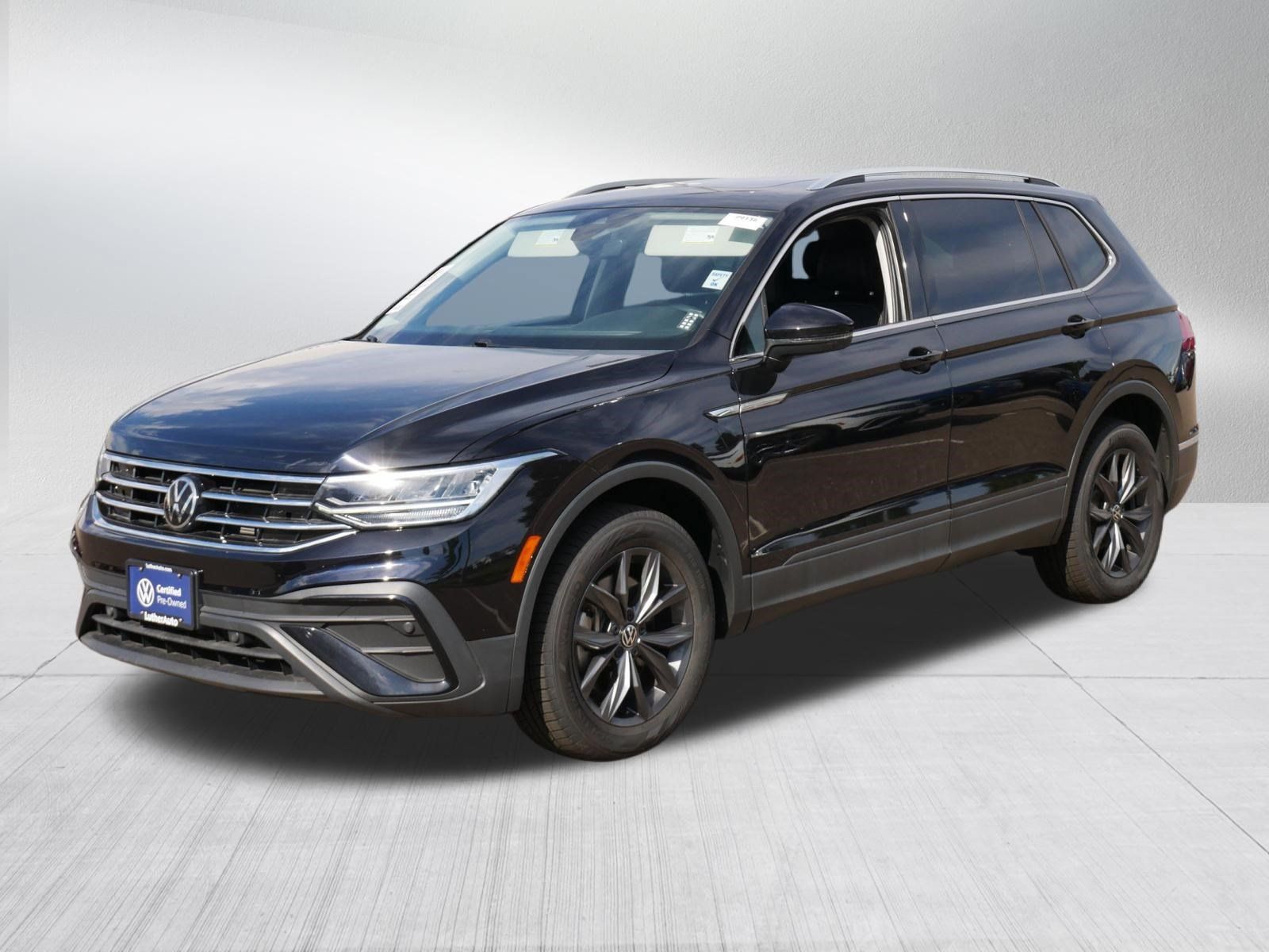 Used 2022 Volkswagen Tiguan SE w/ Panoramic Sunroof Package AWD/4WD image 3