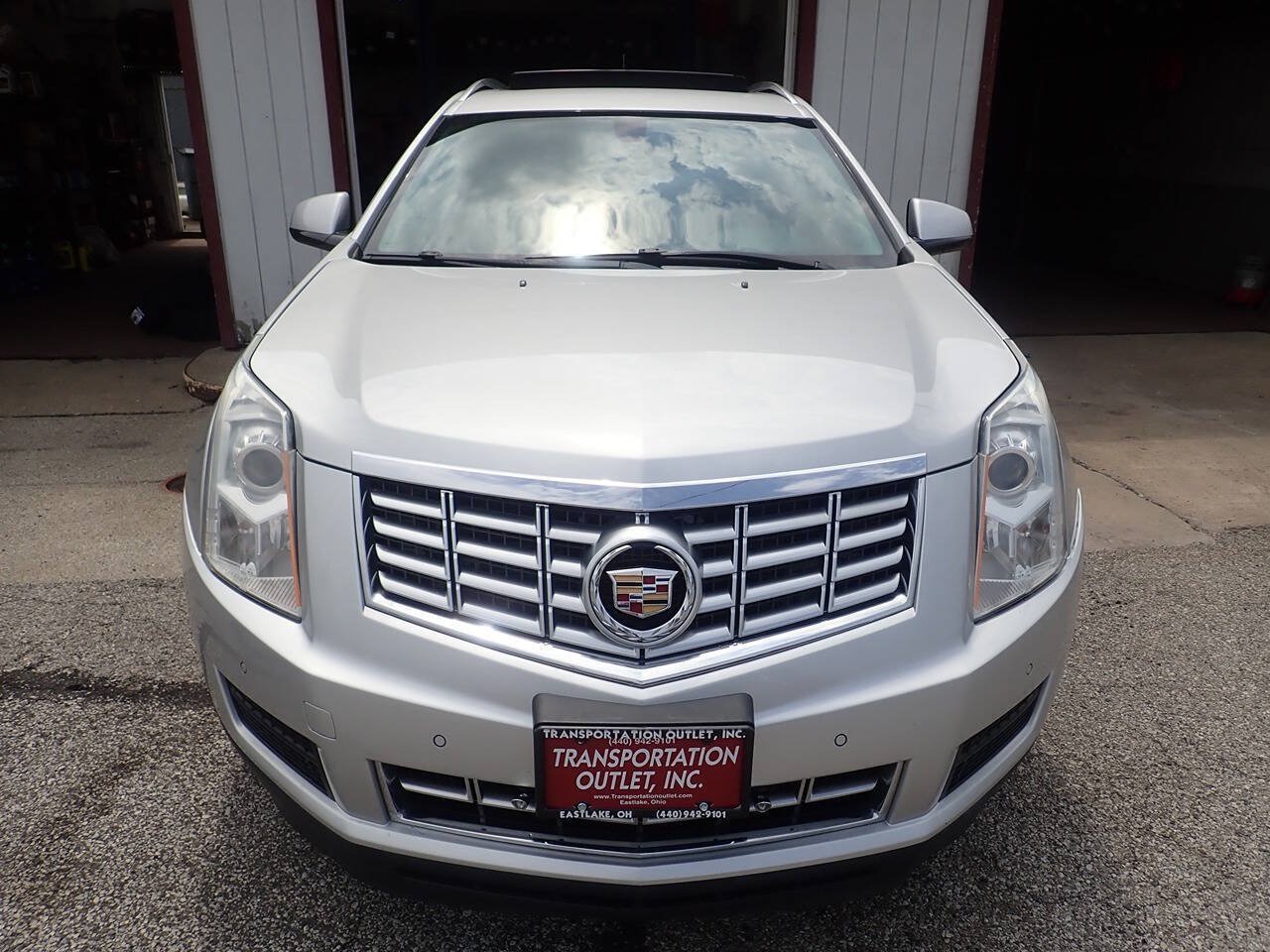 Used 2016 Cadillac SRX Luxury AWD/4WD image 3