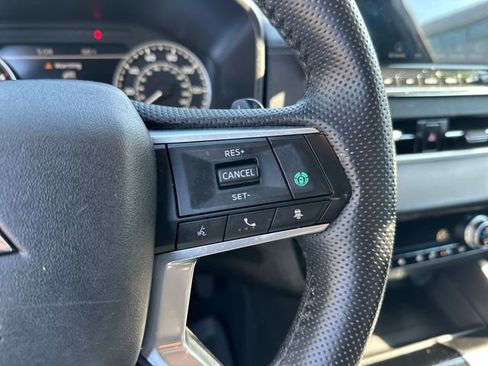 Used 2024 Mitsubishi Outlander SE AWD/4WD image 19
