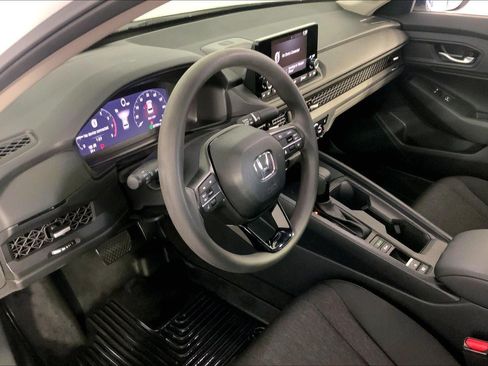 Used 2025 Honda Accord SE image 14