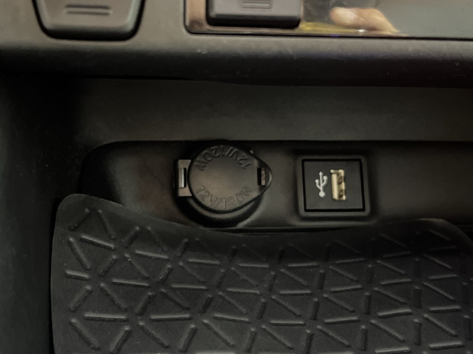 Used 2023 Toyota RAV4 XLE Premium AWD/4WD image 34