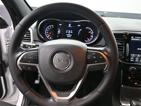 Used 2022 Jeep Grand Cherokee Laredo X image 7