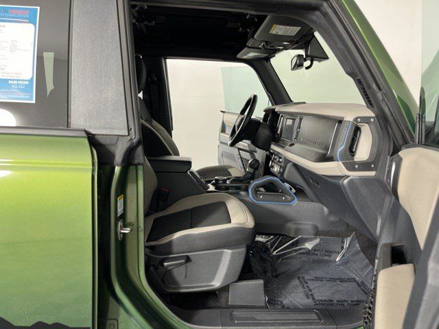 Used 2023 Ford Bronco Wildtrak AWD/4WD image 34