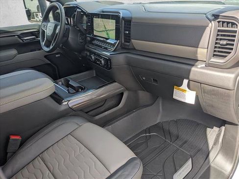 New 2026 Chevrolet Silverado 2500 ZR2 image 18