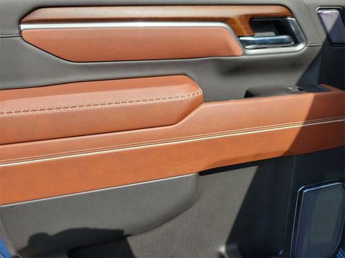 Used 2025 GMC Sierra 3500 Denali Ultimate image 33