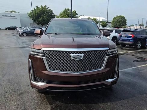 Certified 2023 Cadillac Escalade ESV Premium Luxury Platinum w/ LPO, Radiant Package AWD/4WD image 3