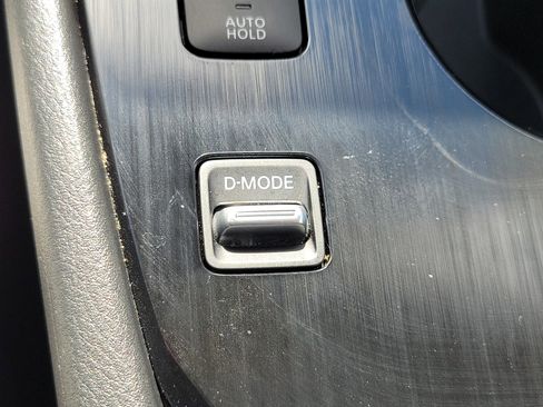 Used 2023 Nissan Rogue SV image 23