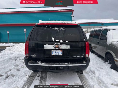 Used 2014 Cadillac Escalade Luxury image 4
