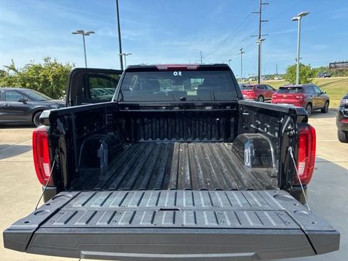 Used 2025 GMC Sierra 1500 SLT RWD image 14
