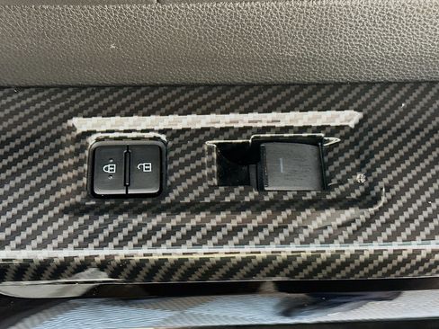 Used 2025 Toyota Tundra Limited image 28