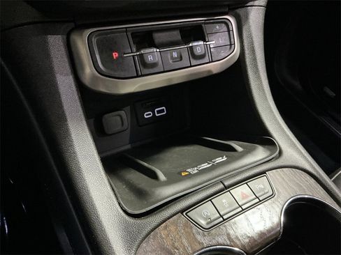 Used 2023 GMC Acadia Denali w/ Denali Technology Package image 30