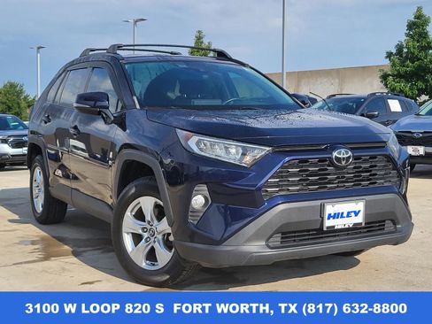 Used 2020 Toyota RAV4 XLE w/ Carpet Mat Package FWD image 1