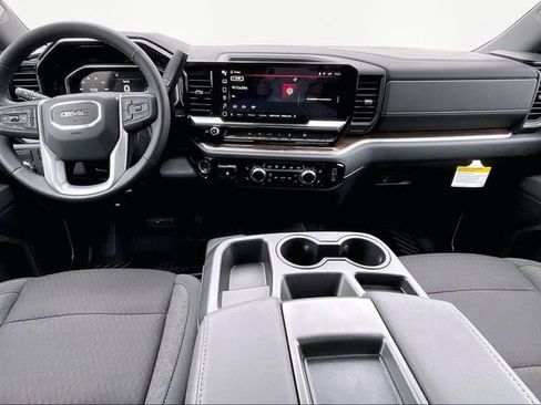 Used 2026 GMC Sierra 1500 SLE w/ Preferred Package image 7