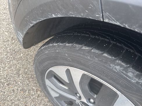 Used 2022 Kia Niro EX Premium image 15