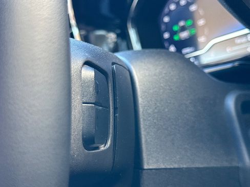 Used 2024 Chevrolet Silverado 2500 LT image 37