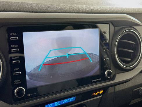 Used 2022 Toyota Tacoma TRD Sport w/ Technology Package image 22