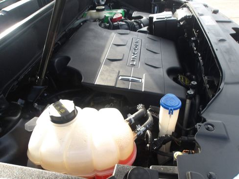 Used 2016 Lincoln MKX Select w/ Select Plus Package image 26