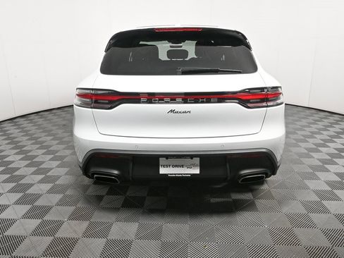 Certified 2025 Porsche Macan image 30