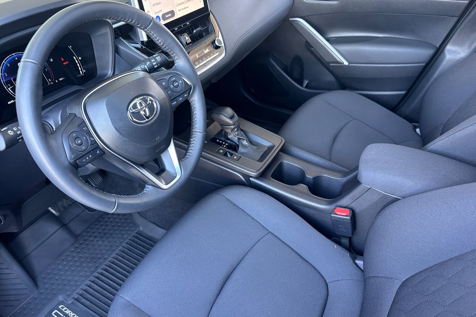Used 2026 Toyota Corolla Cross LE w/ Moonroof Package FWD image 4