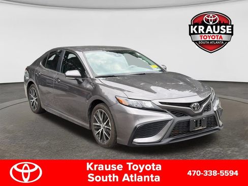Used 2024 Toyota Camry SE w/ Convenience Package FWD image 1
