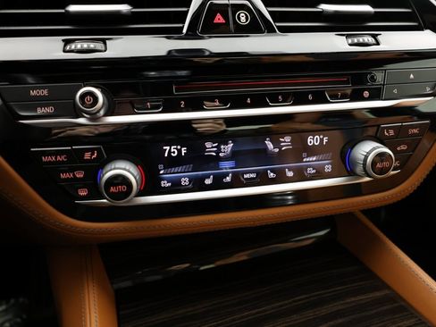 Used 2019 BMW M5 w/ Executive Package image 29