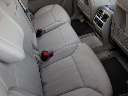 Used 2016 Mercedes-Benz GL 450 4MATIC image 13