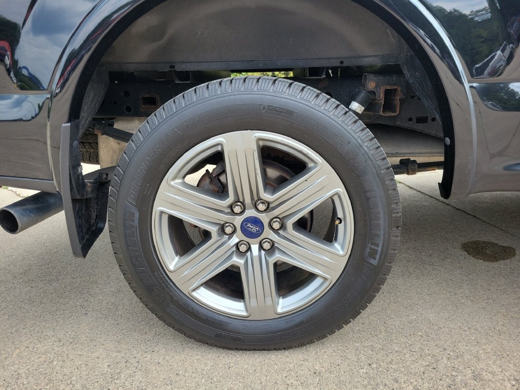 Used 2019 Ford F150 Lariat w/ Equipment Group 502A Luxury AWD/4WD image 5