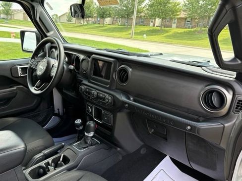 Used 2023 Jeep Wrangler Sport AWD/4WD image 12