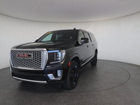 Used 2022 GMC Yukon XL Denali image 32