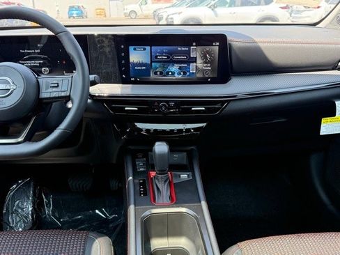 New 2025 Nissan Kicks SR w/ SR Premium Package image 23