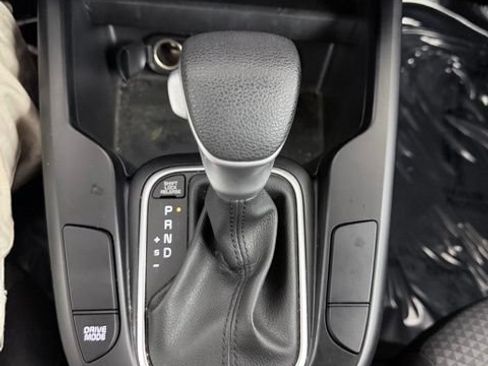 Used 2025 Kia Soul LX FWD image 13
