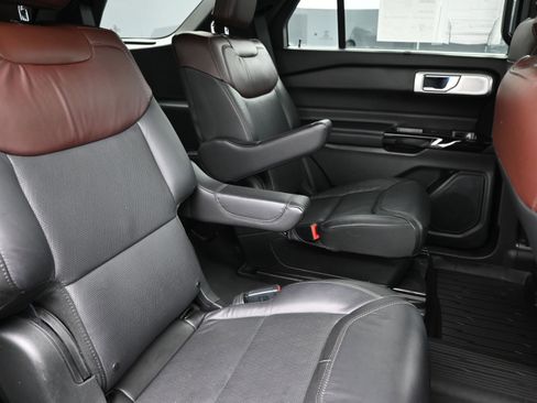 Used 2022 Ford Explorer Platinum w/ Equipment Group 601A image 25
