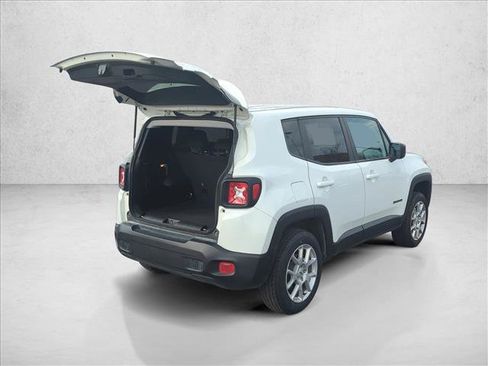 Used 2023 Jeep Renegade Latitude image 8