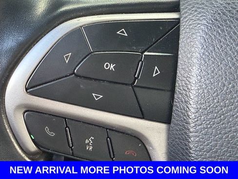 Used 2019 Jeep Grand Cherokee Laredo RWD image 28