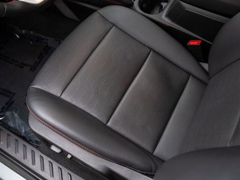 Used 2024 Chevrolet Colorado Z71 w/ Z71 Convenience Package 2 image 16